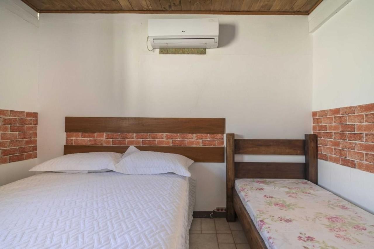 Апартаменты Apartamento Em 4 Ilhas Бомбиньяс Экстерьер фото