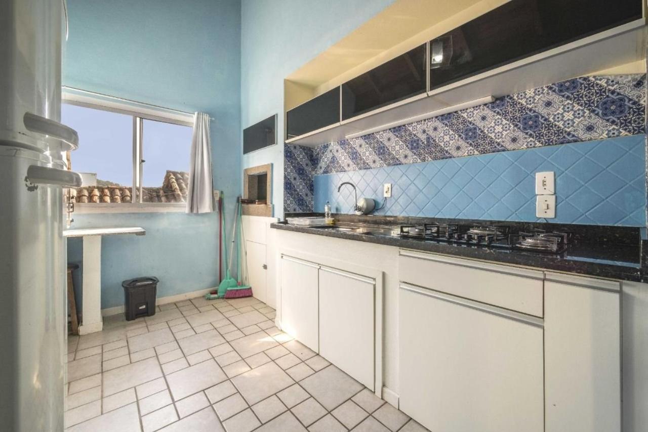 Апартаменты Apartamento Em 4 Ilhas Бомбиньяс Экстерьер фото