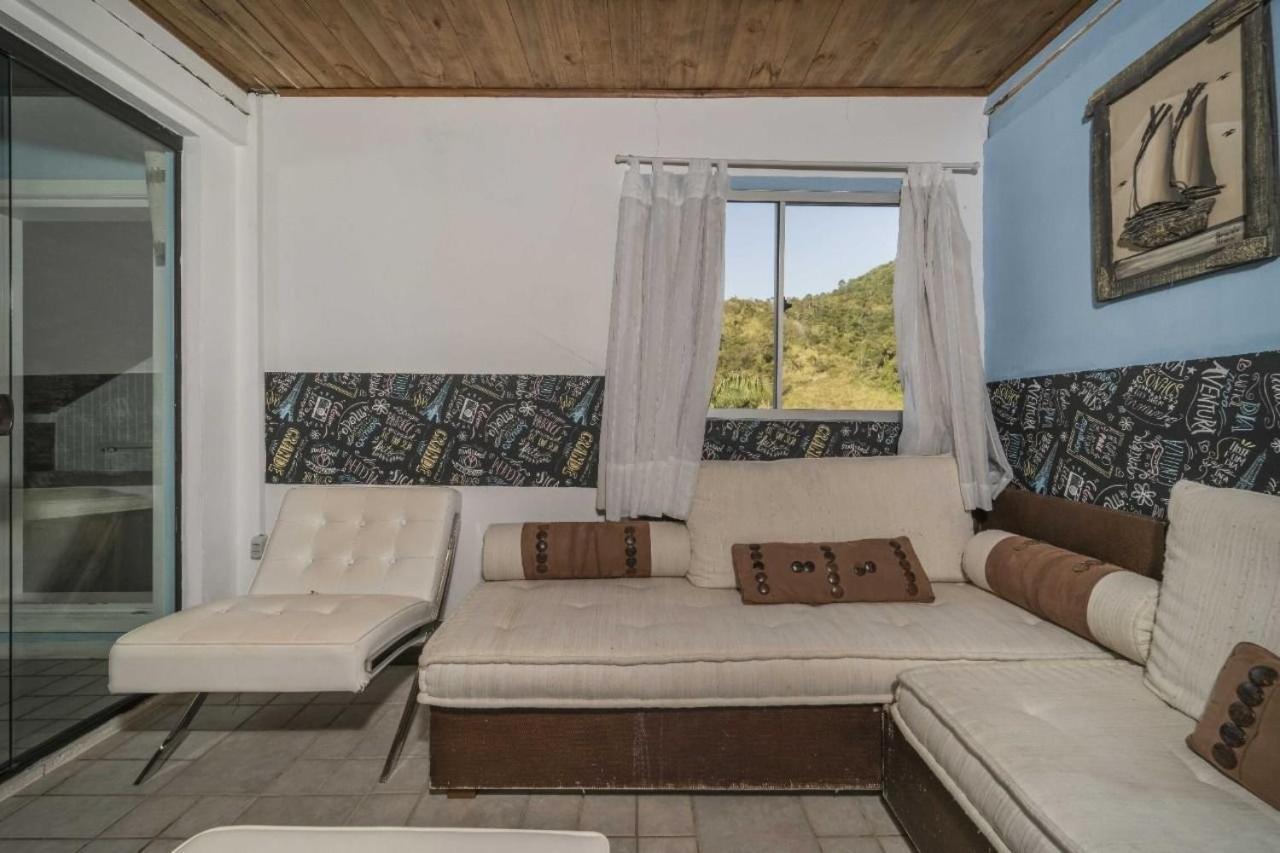 Апартаменты Apartamento Em 4 Ilhas Бомбиньяс Экстерьер фото