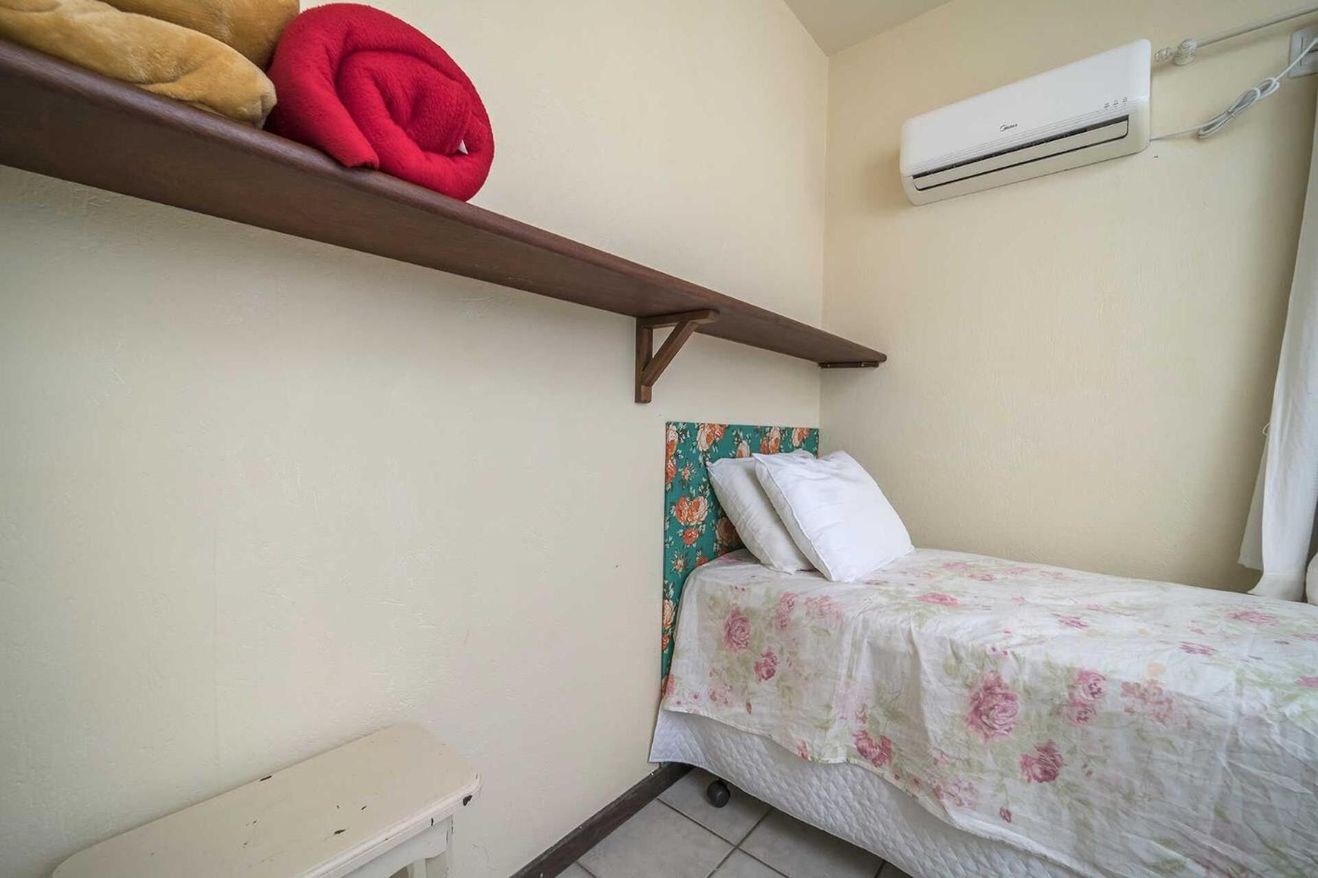 Апартаменты Apartamento Em 4 Ilhas Бомбиньяс Экстерьер фото