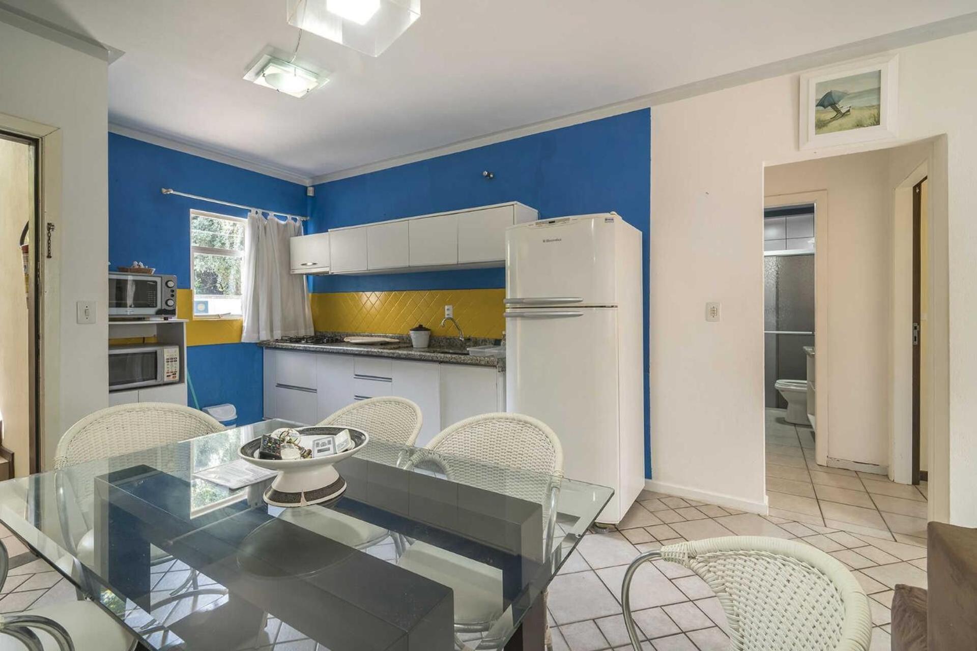 Апартаменты Apartamento Em 4 Ilhas Бомбиньяс Экстерьер фото