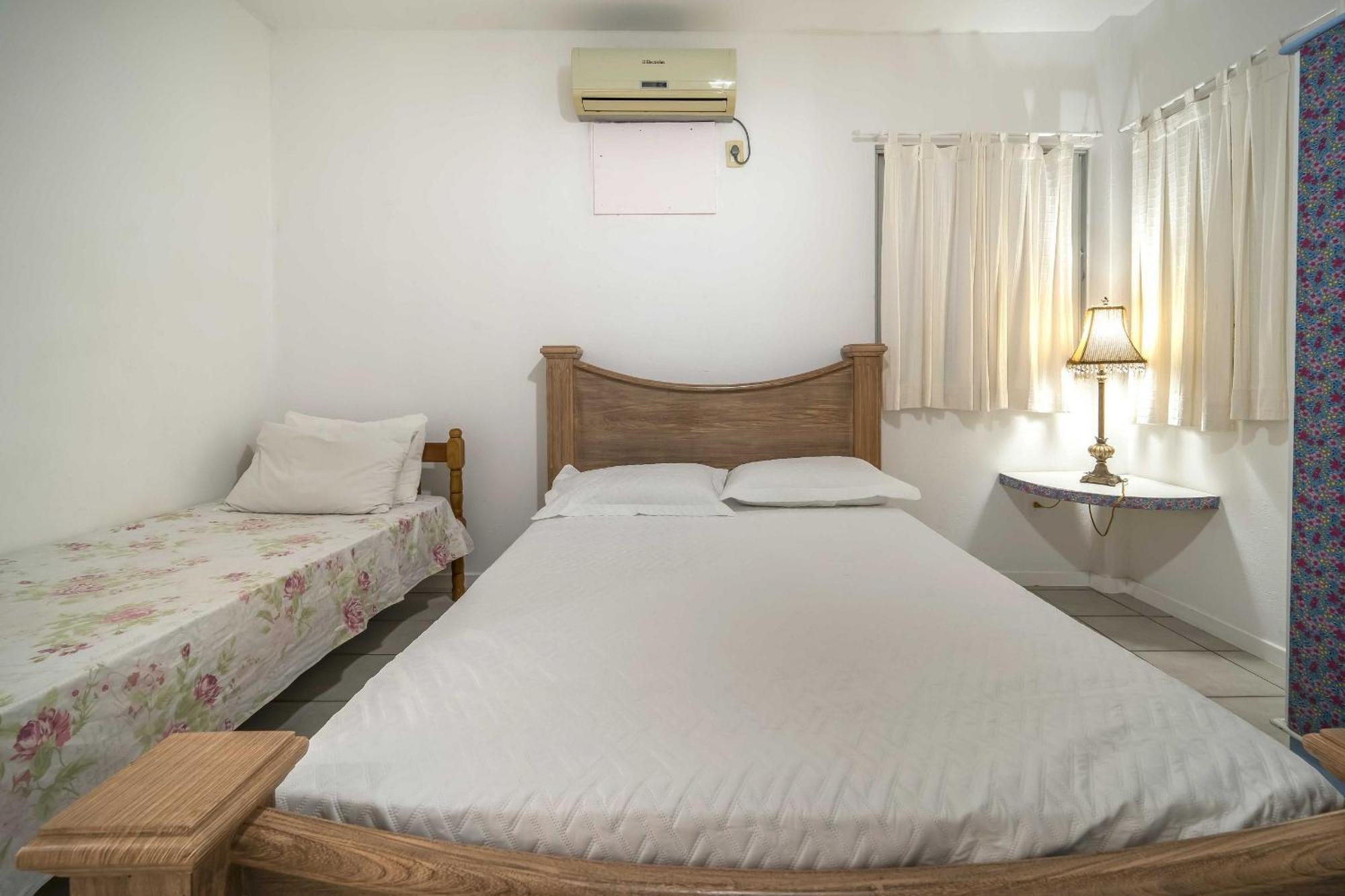 Апартаменты Apartamento Em 4 Ilhas Бомбиньяс Экстерьер фото