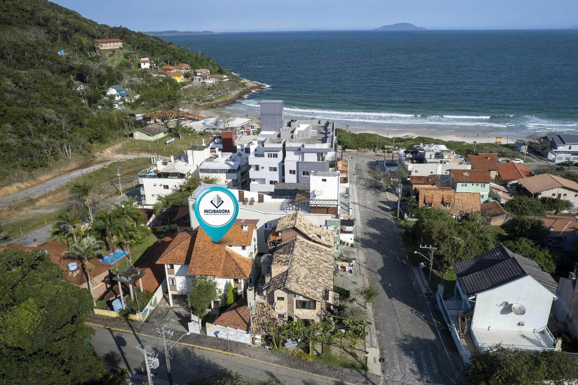 Апартаменты Apartamento Em 4 Ilhas Бомбиньяс Экстерьер фото